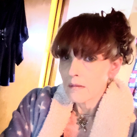 Meet your Posher, Stephenie - Picture 2 of 2